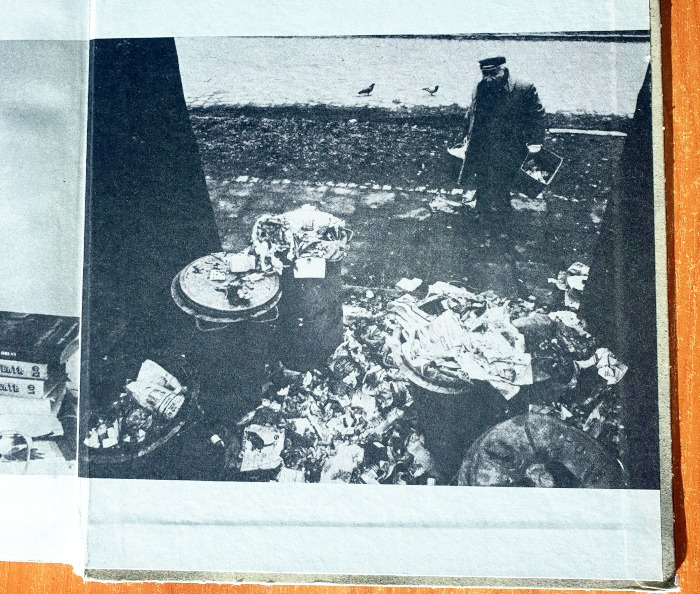 Okładka tomu Płaskorzeźba Tadeusza Różewicza